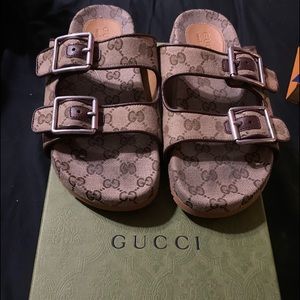 Gucci sandals, unisex women’s size 8
